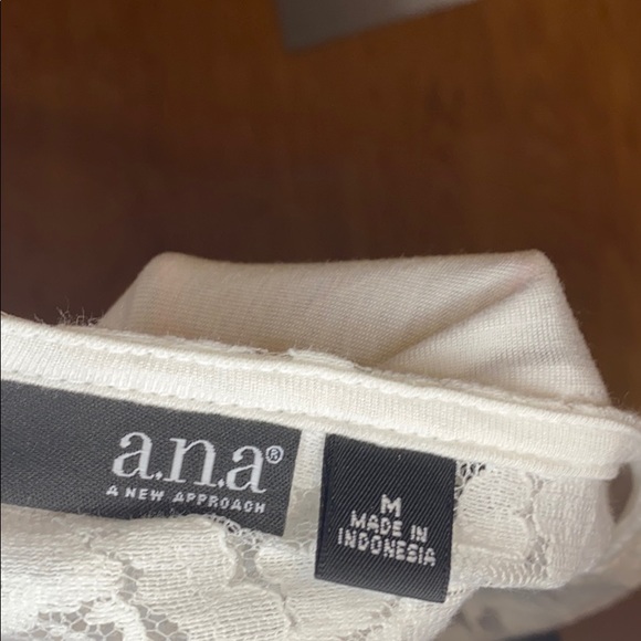 Not your normal plain white tee - Picture 5 of 5